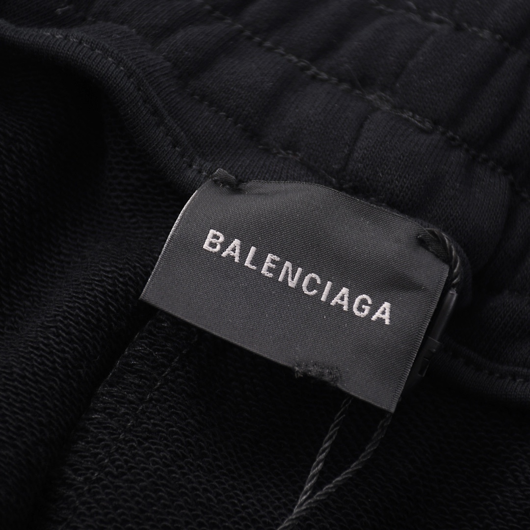 BALENCIAGA巴黎世家 24SS春夏字母刺绣宽松短裤