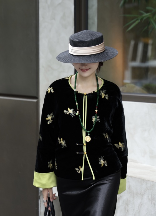 Elegant Embroidered Silk Velvet Jacket - Chinese Style Quilted Coat, S-XXL 1 Elegant Embroidered Silk Velvet Jacket - Chinese Style Quilted Coat, S-XXL