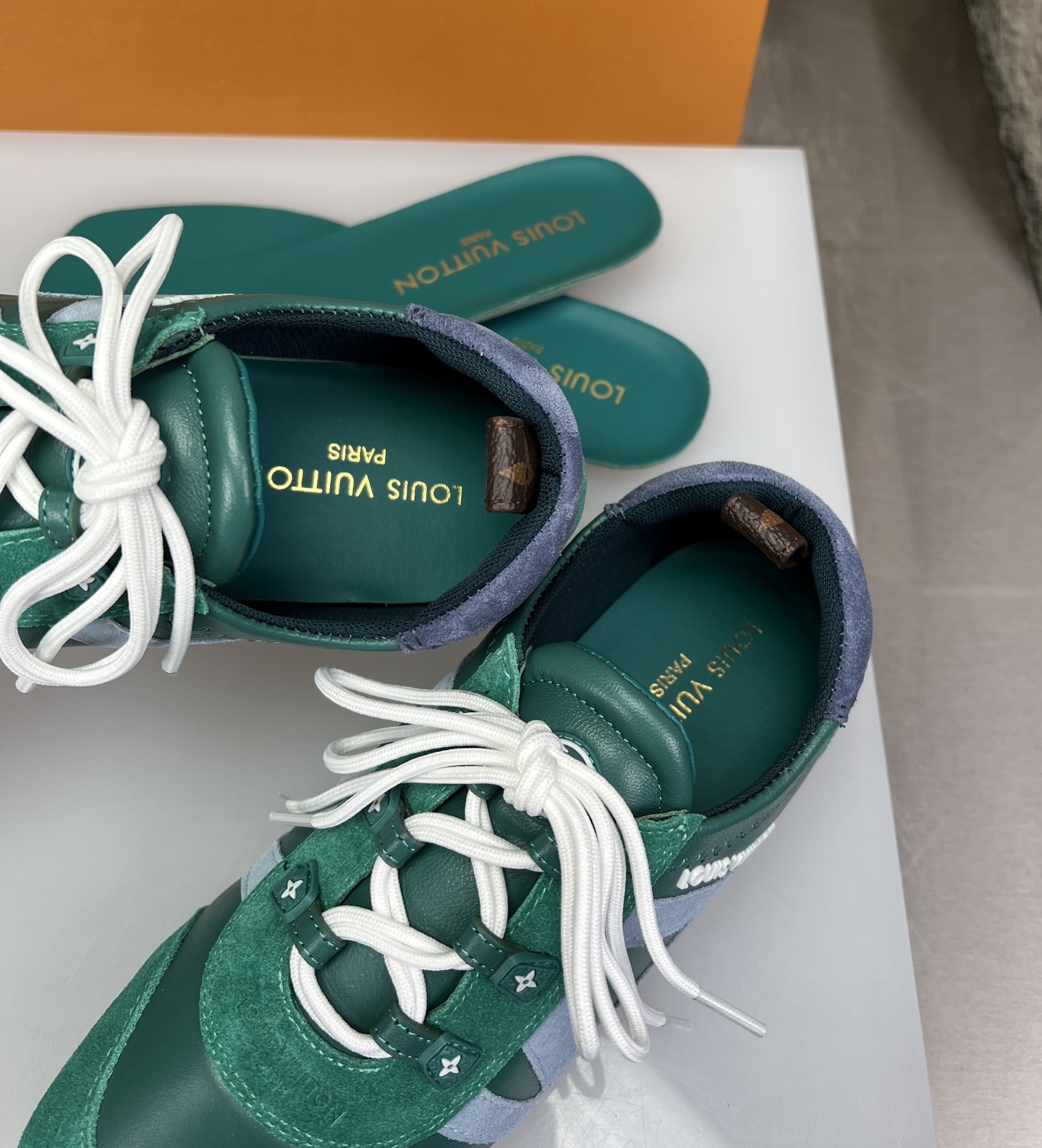 Louis Vuitton Women's Sneakerina Green Leather Low Top Trainers Shoes 7 i1747516200091 1208 0 6