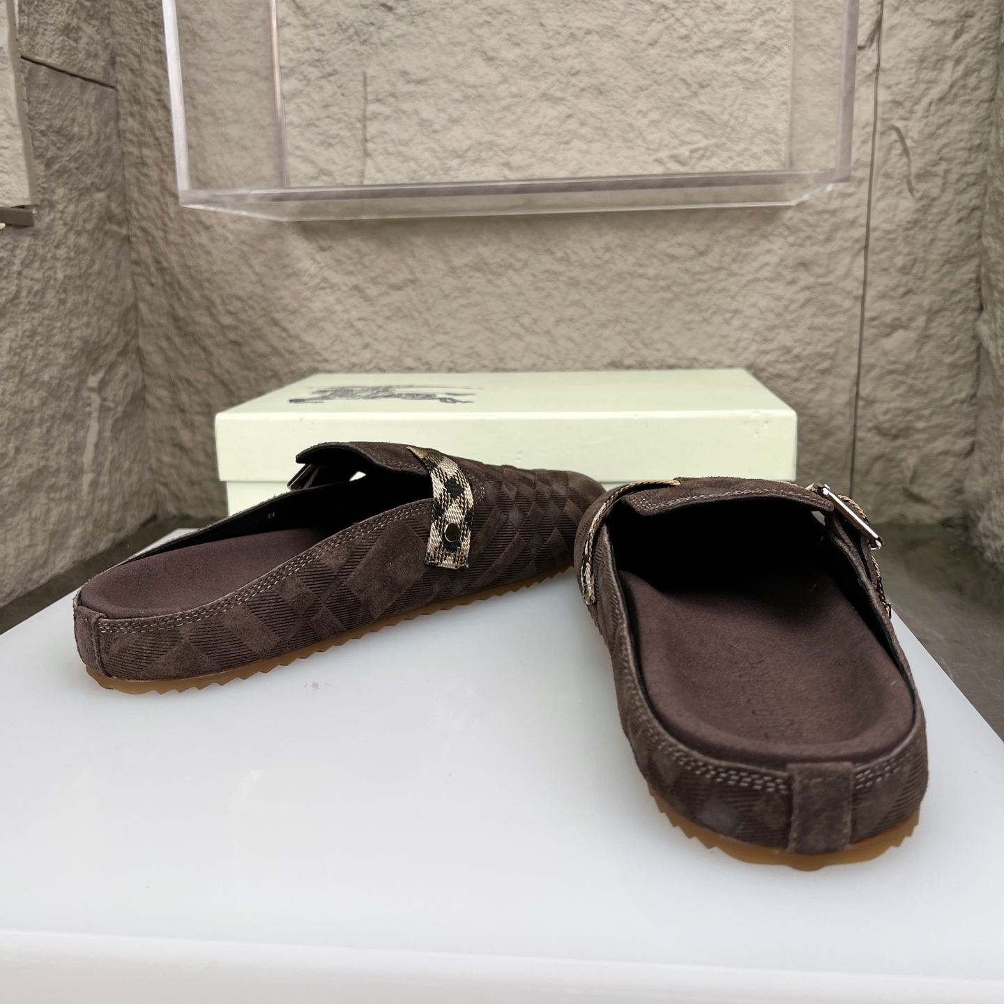 Burberry Urchin Suede Mules in Check Pattern with Buckle Detail 8 i1752165269427 7176 0 7