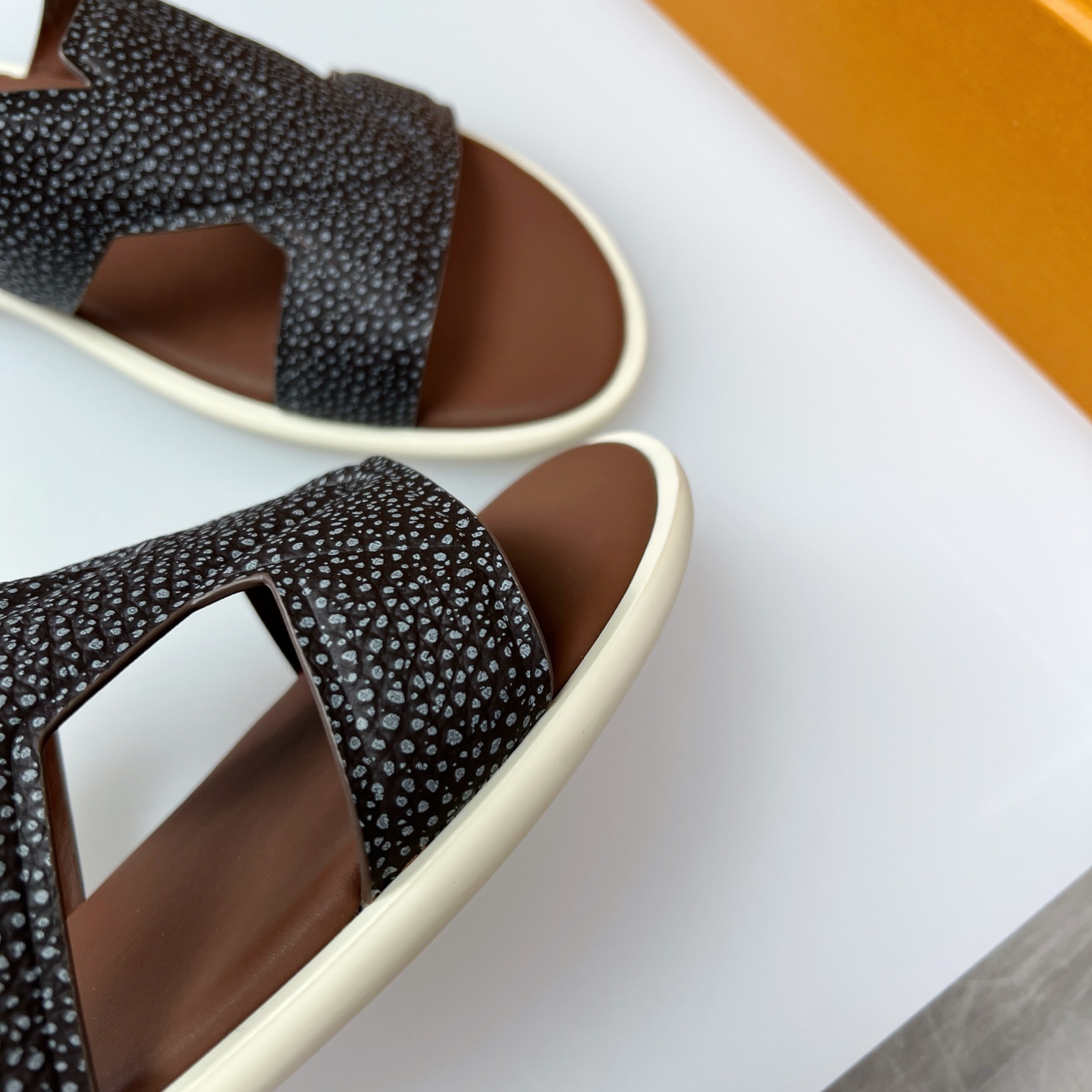 Louis Vuitton Oasis Mules/Sandals - Calf Leather, Open Toe - Size 38-46 4 i1752687149310 7697 0 3