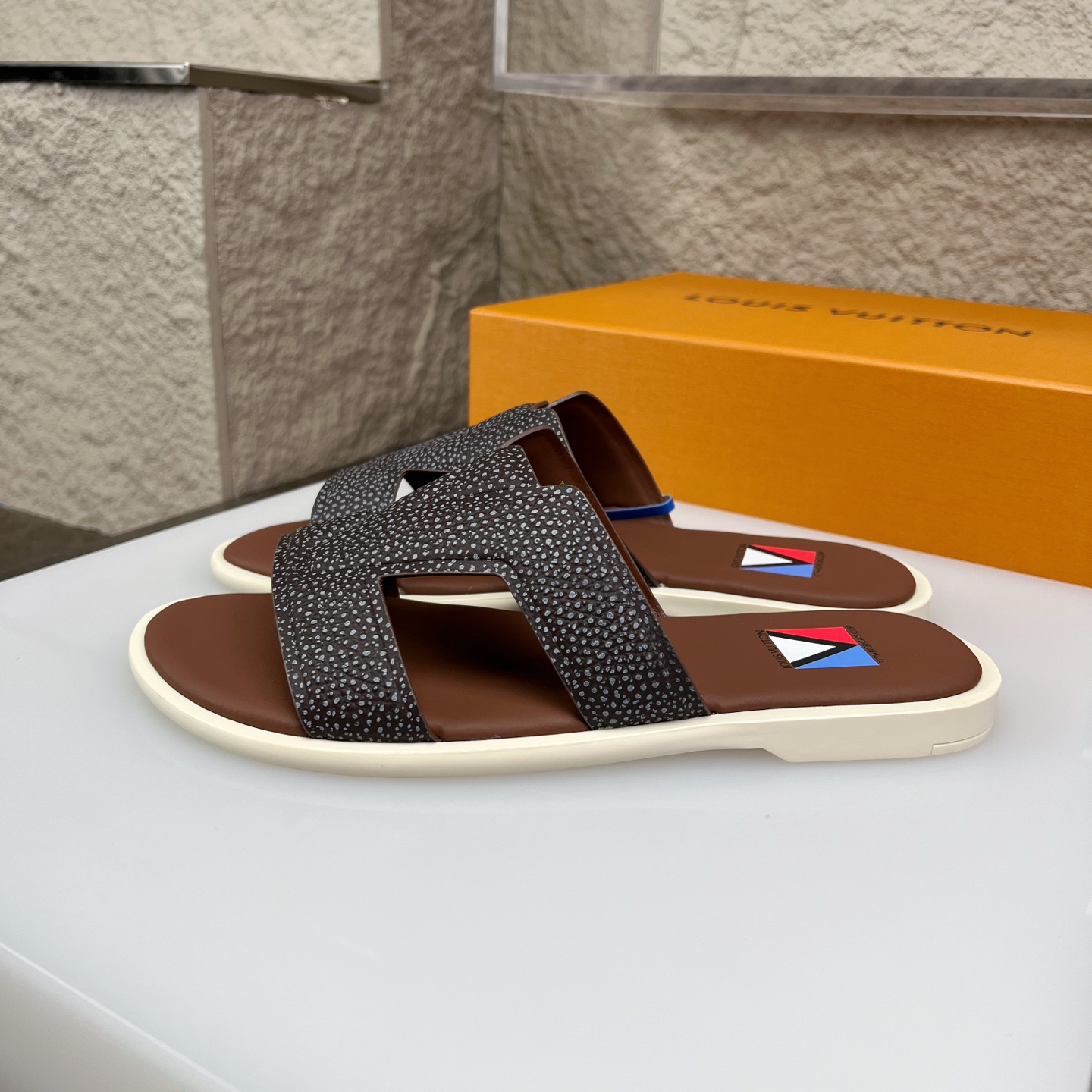 Louis Vuitton Oasis Mules/Sandals - Calf Leather, Open Toe - Size 38-46 2 i1752687149329 5948 0 1