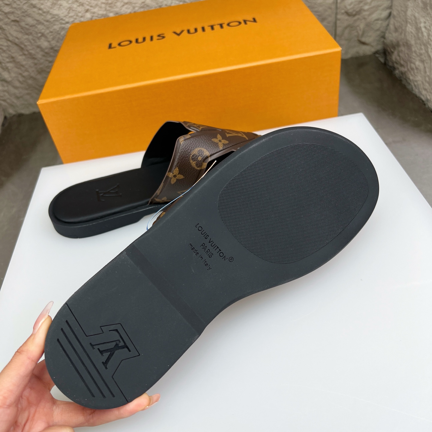 Louis Vuitton Oasis Leather Monogram Slides | Summer Sandals for Men 6 i1752768873747 9883 0 5