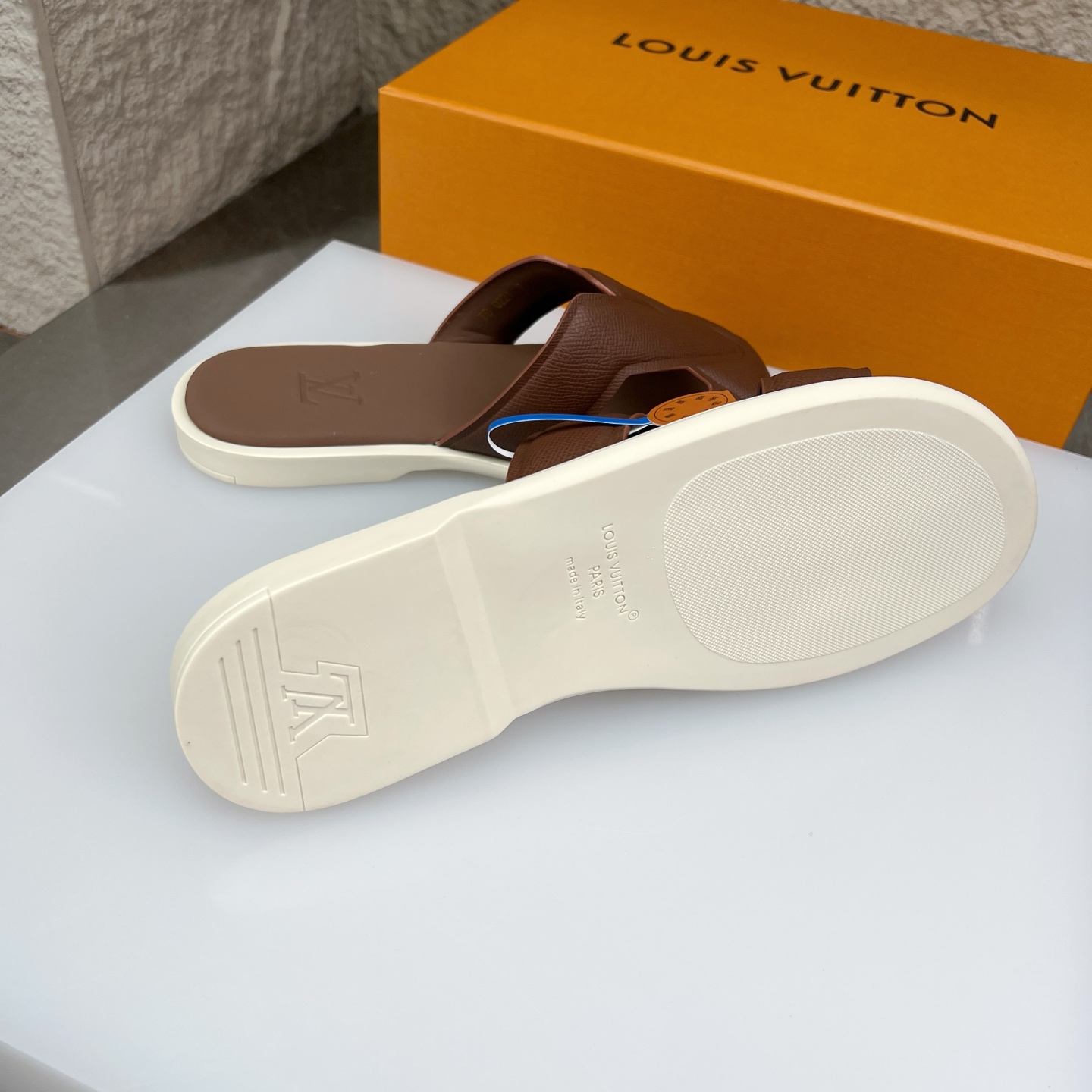 Louis Vuitton Oasis Leather Slides, Open Toe Mules, Sandals, Shoes Size 38-46 7 i1752768948491 7856 0 5