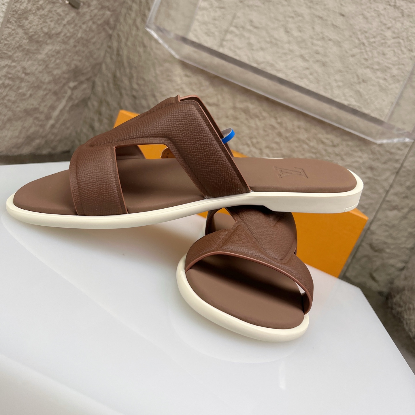Louis Vuitton Oasis Leather Slides, Open Toe Mules, Sandals, Shoes Size 38-46 4 i1752768948528 9432 0 2