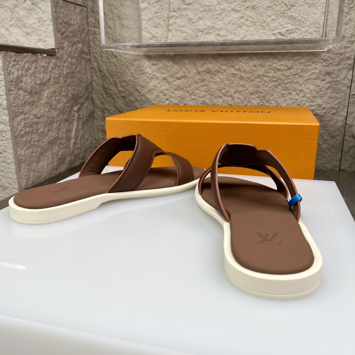 Louis Vuitton Oasis Leather Slides, Open Toe Mules, Sandals, Shoes Size 38-46 6 i1752768950689 9906 0 4