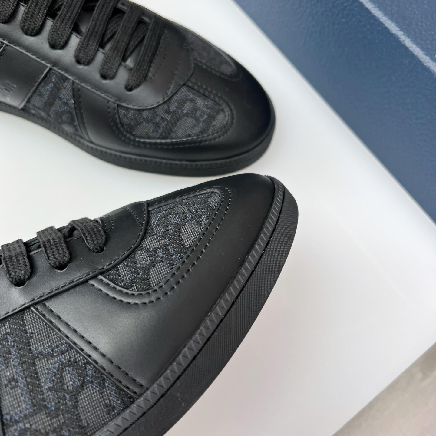 Dior B01 Sneakers: Leather Upper, Comfortable Fit, and Versatile Style 6 i1752850262281 4412 0 5
