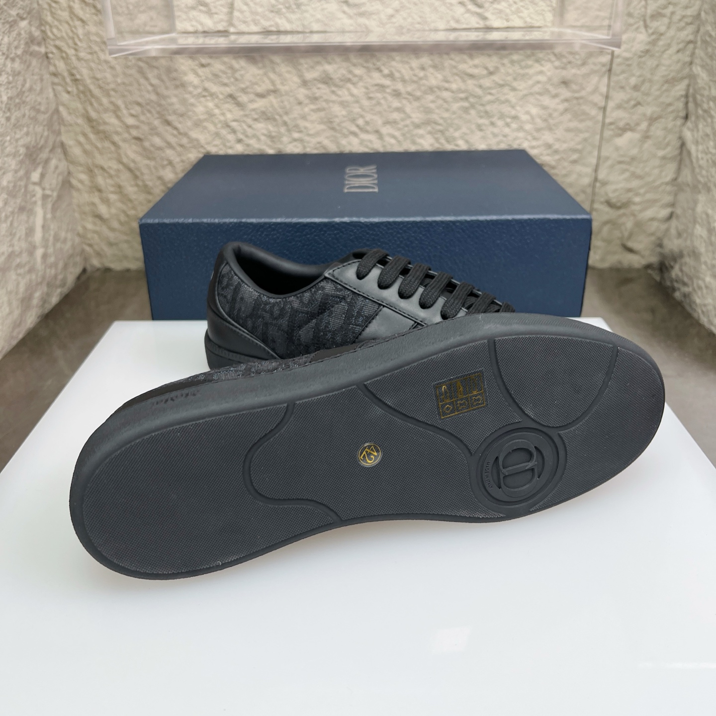 Dior B01 Sneakers: Leather Upper, Comfortable Fit, and Versatile Style 9 i1752850263916 2131 0 8