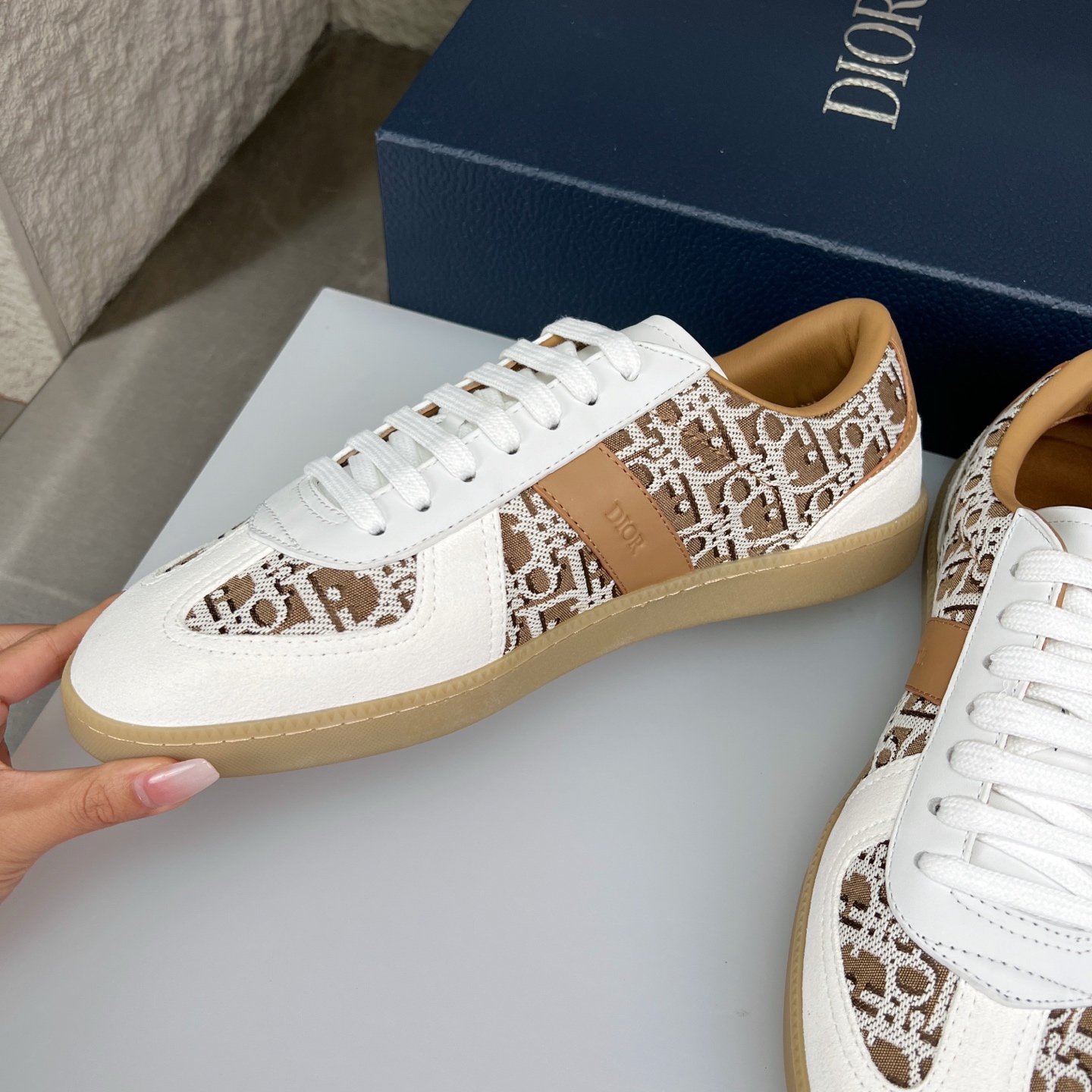 Dior B01 Sneakers White Leather Oblique Jacquard, Couple Style, Comfortable 5 i1752860996058 8960 0 4