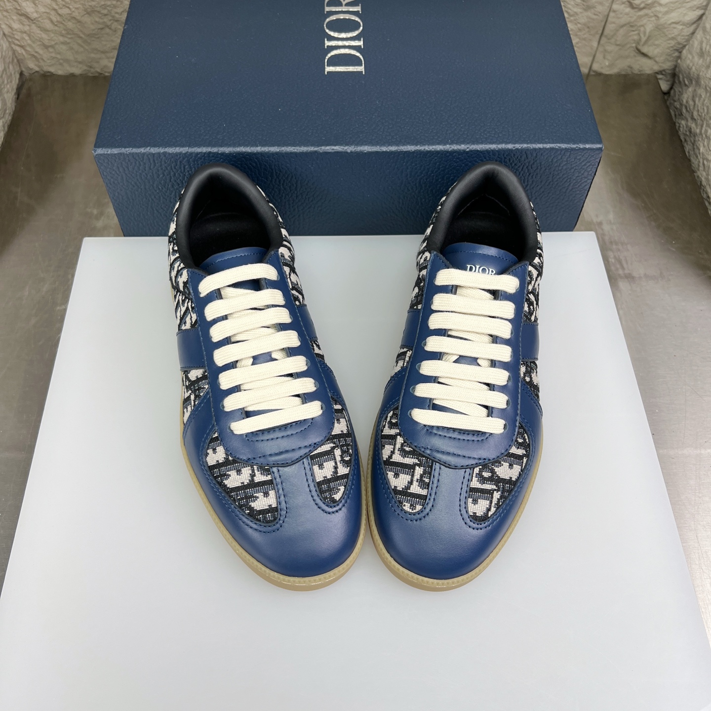 Dior B01 Sneakers - Blue Leather with Signature Oblique Pattern, Couple Style 4 i1752861531457 8454 0 2