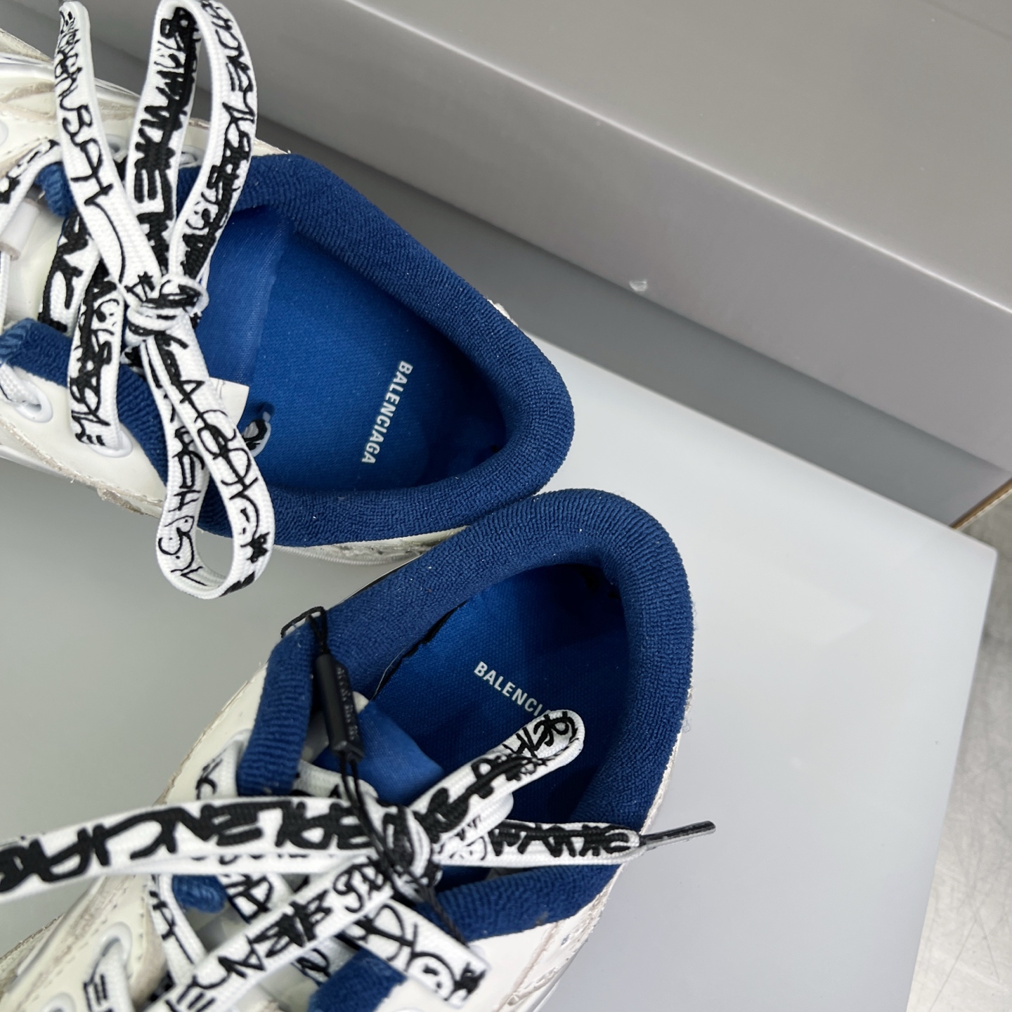 Balenciaga Hampton Distressed Leather Sneakers Designer Casual Shoes 8 i1753525991691 4801 0 6