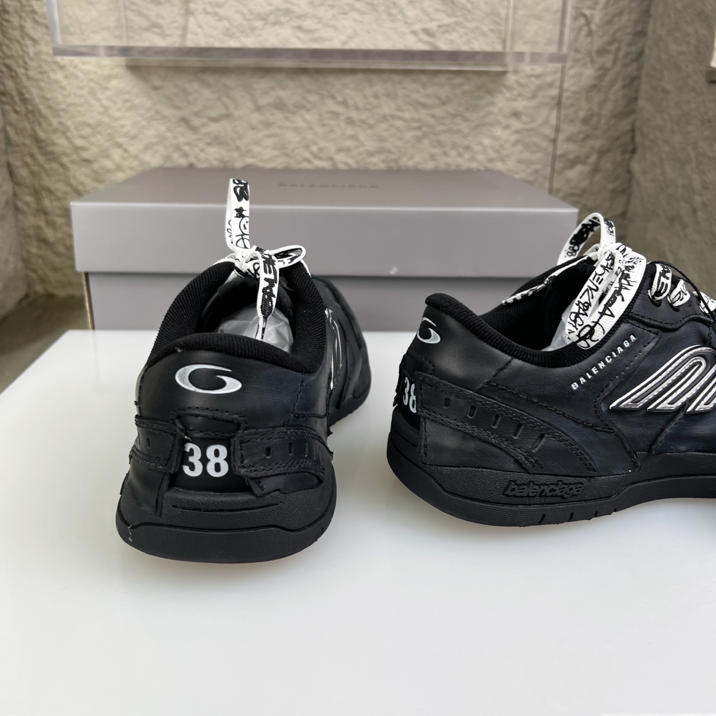Balenciaga Hampton Black Leather Sneakers Designer Distressed Look Unisex 8 i1753526547371 2249 0 7