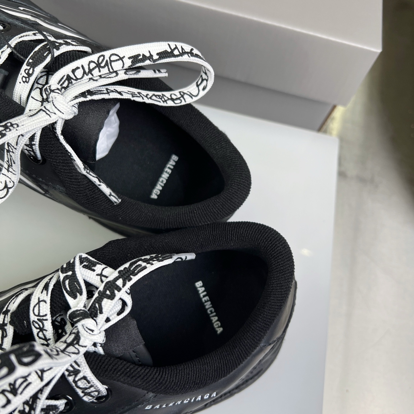 Balenciaga Hampton Black Leather Sneakers Designer Distressed Look Unisex 7 i1753526550471 3111 0 6