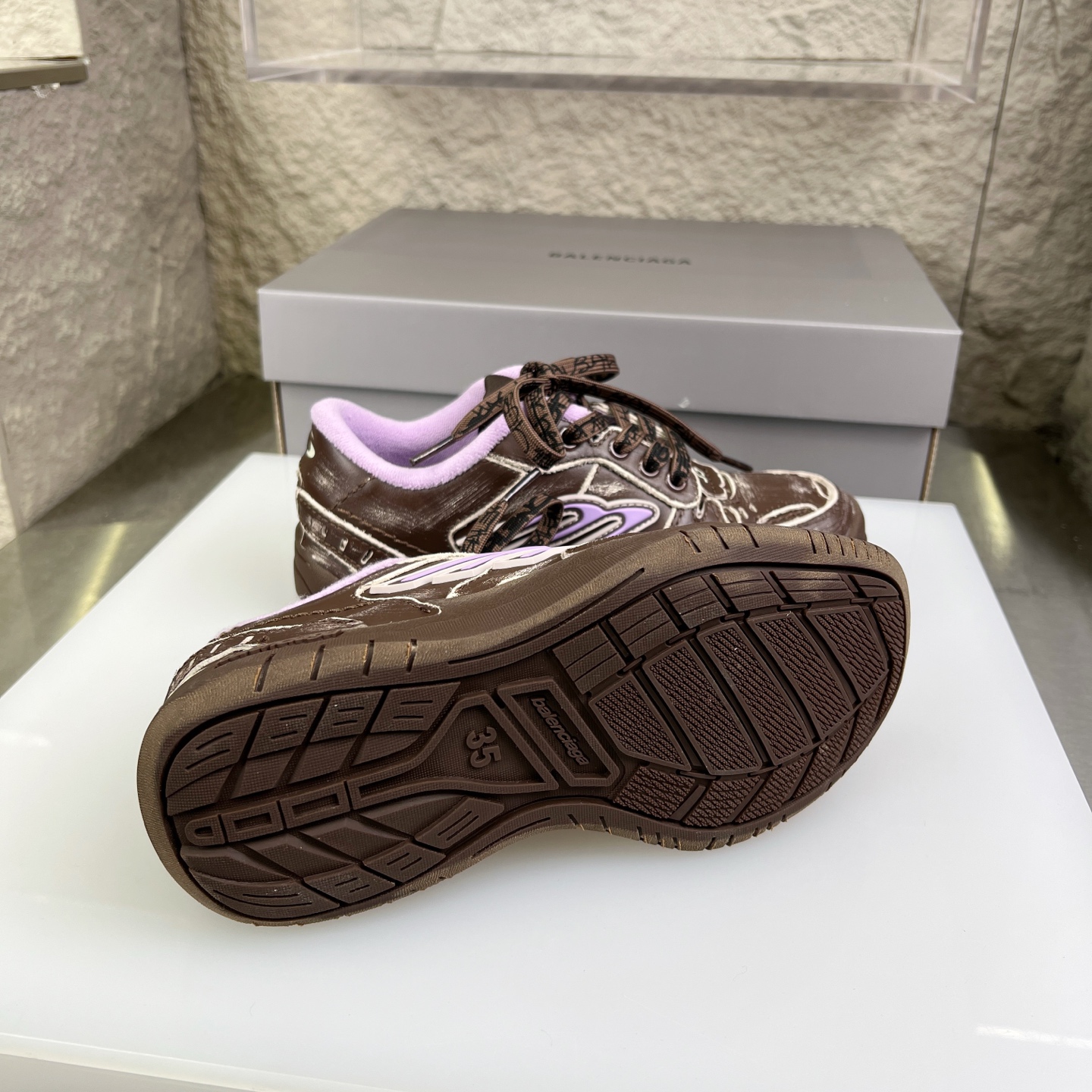 Balenciaga Hampton Sneakers - Distressed Leather, Retro Design, Limited Edition 10 i1753526618613 903 0 8