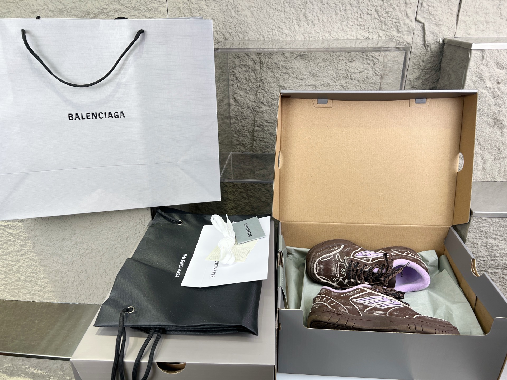 Balenciaga Hampton Sneakers - Distressed Leather, Retro Design, Limited Edition 3 i1753526621811 8840 0 1
