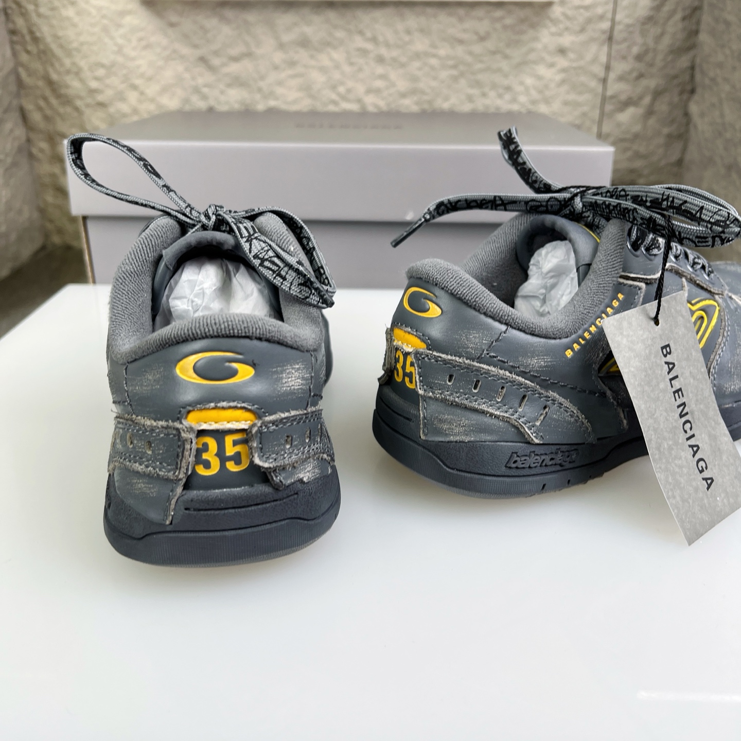 Balenciaga Hampton Distressed Leather Sneakers Retro Style Unisex Shoes 9 i1753526690990 6469 0 7