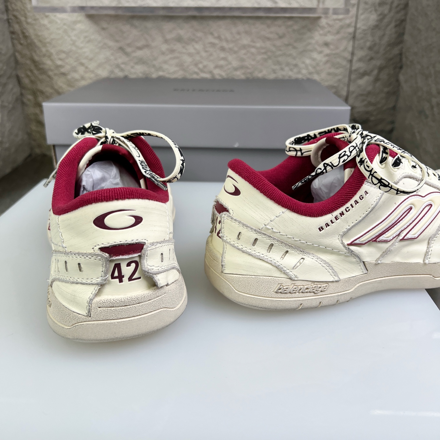 Balenciaga Hampton Sneakers: Distressed Leather, Iconic B Logo, Comfortable Fit 9 i1753526830738 1405 0 7