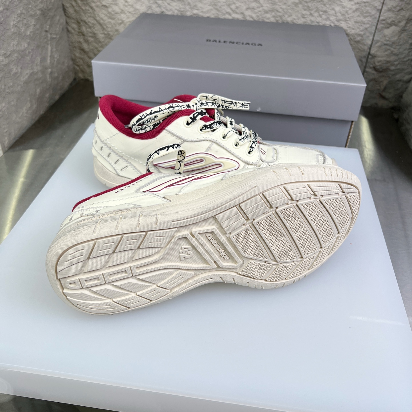 Balenciaga Hampton Sneakers: Distressed Leather, Iconic B Logo, Comfortable Fit 10 i1753526830756 1883 0 8