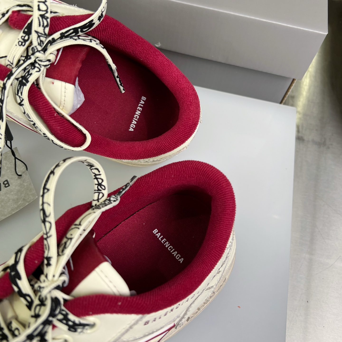 Balenciaga Hampton Sneakers: Distressed Leather, Iconic B Logo, Comfortable Fit 8 i1753526830817 3836 0 6