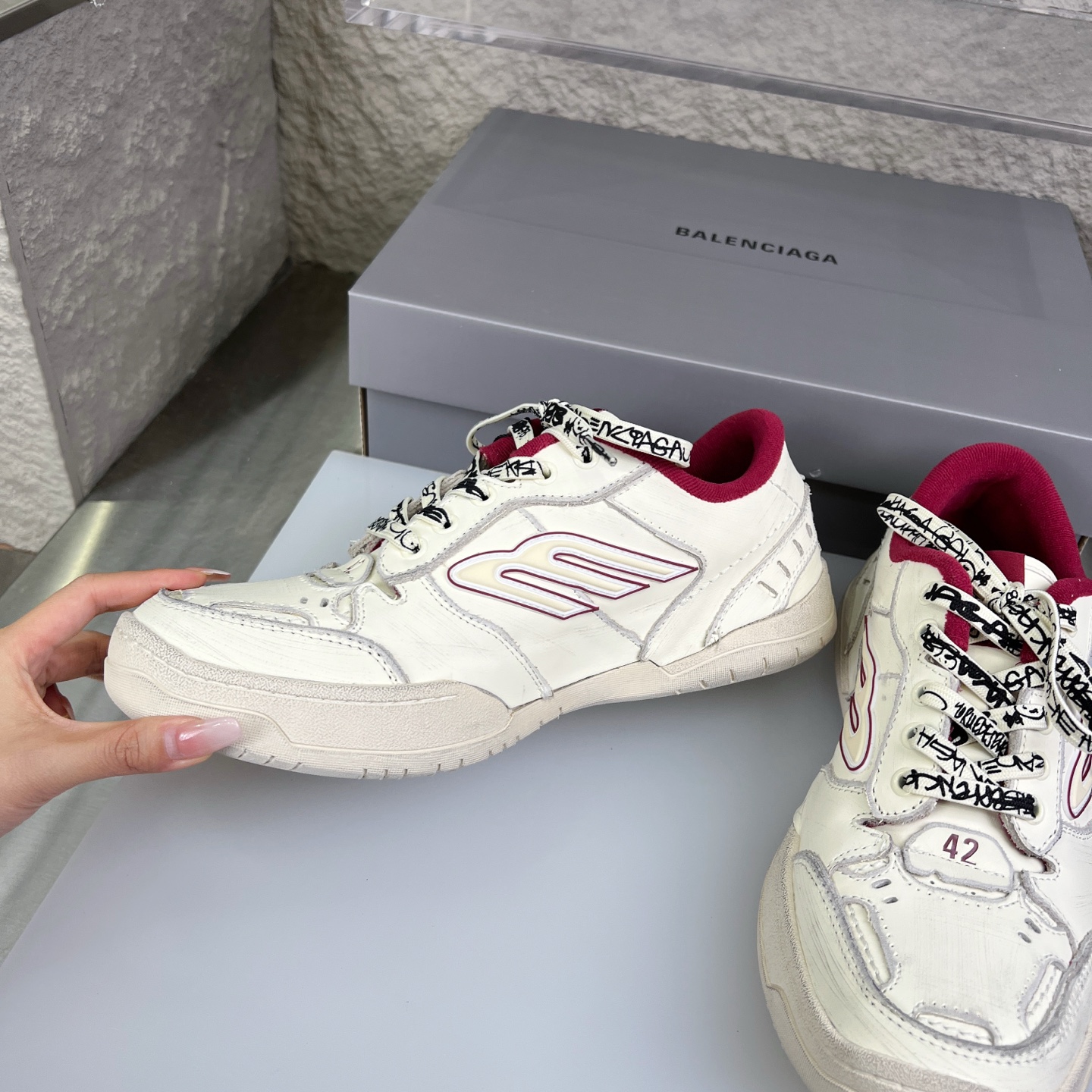 Balenciaga Hampton Sneakers: Distressed Leather, Iconic B Logo, Comfortable Fit 6 i1753526833159 6459 0 4