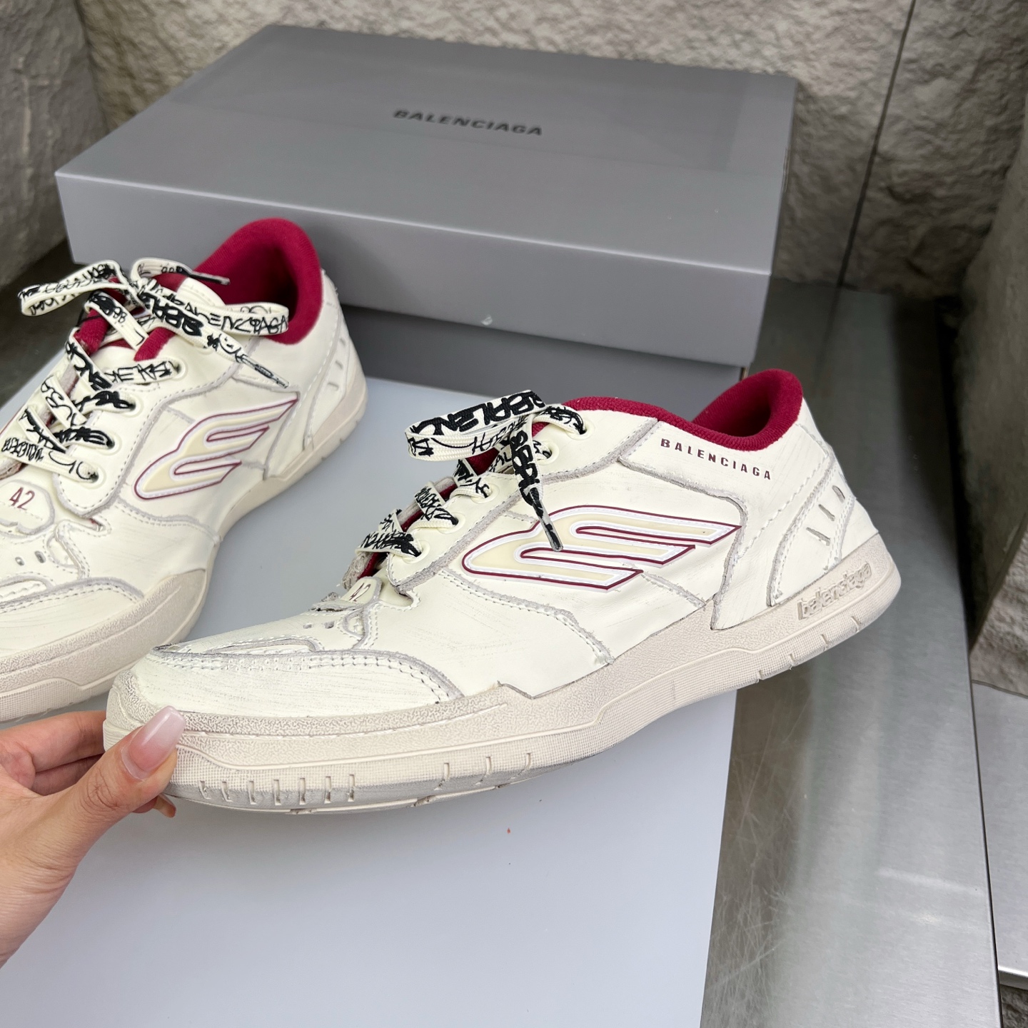 Balenciaga Hampton Sneakers: Distressed Leather, Iconic B Logo, Comfortable Fit 5 i1753526833187 5186 0 3