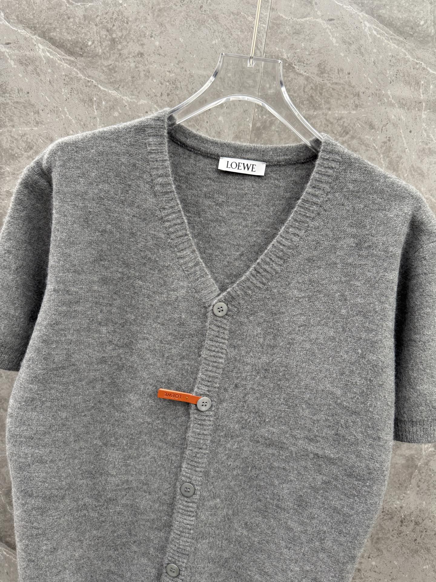 Loewe Wool Blend Short-Sleeve Knit Cardigan with Leather Logo Detail 7 i1758031109507 5454 0 2