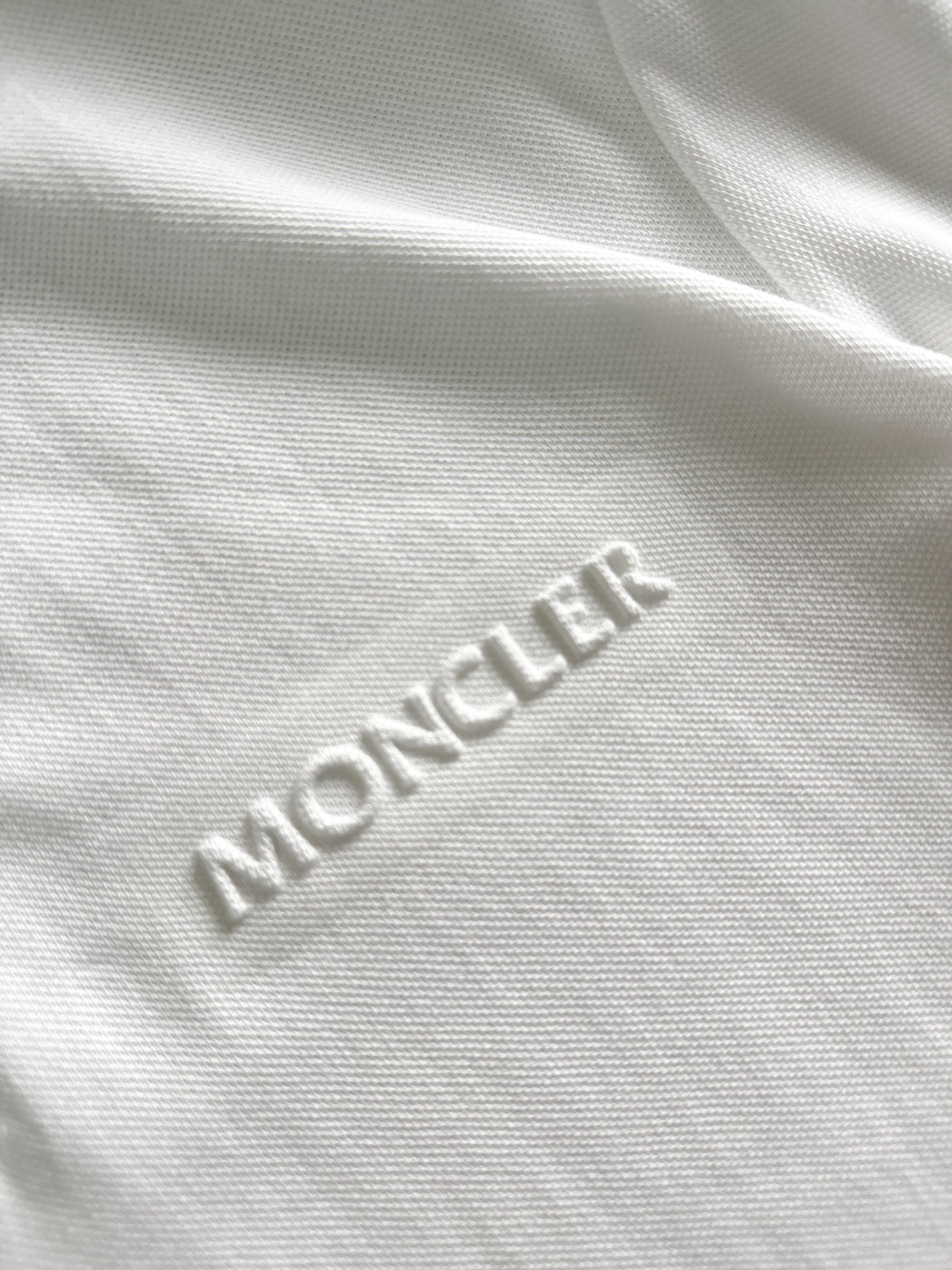 Moncl*24春夏新款翻领刺绣缝标logo男士短袖Polo衫胸前精美的logo采用新的工艺好看到爆全新