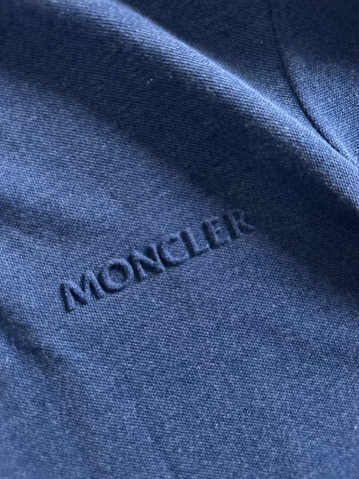 Moncl*24春夏新款翻领刺绣缝标logo男士短袖Polo衫胸前精美的logo采用新的工艺好看到爆全新
