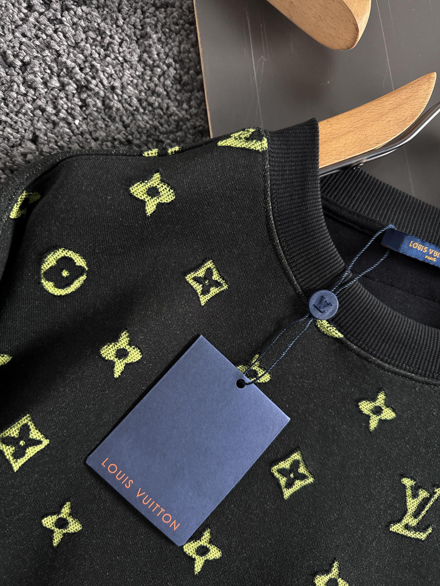 Louis Vuitton Monogram Crewneck Sweatshirt - Classic Style, Modern Comfort 5 a1754317332834 5880