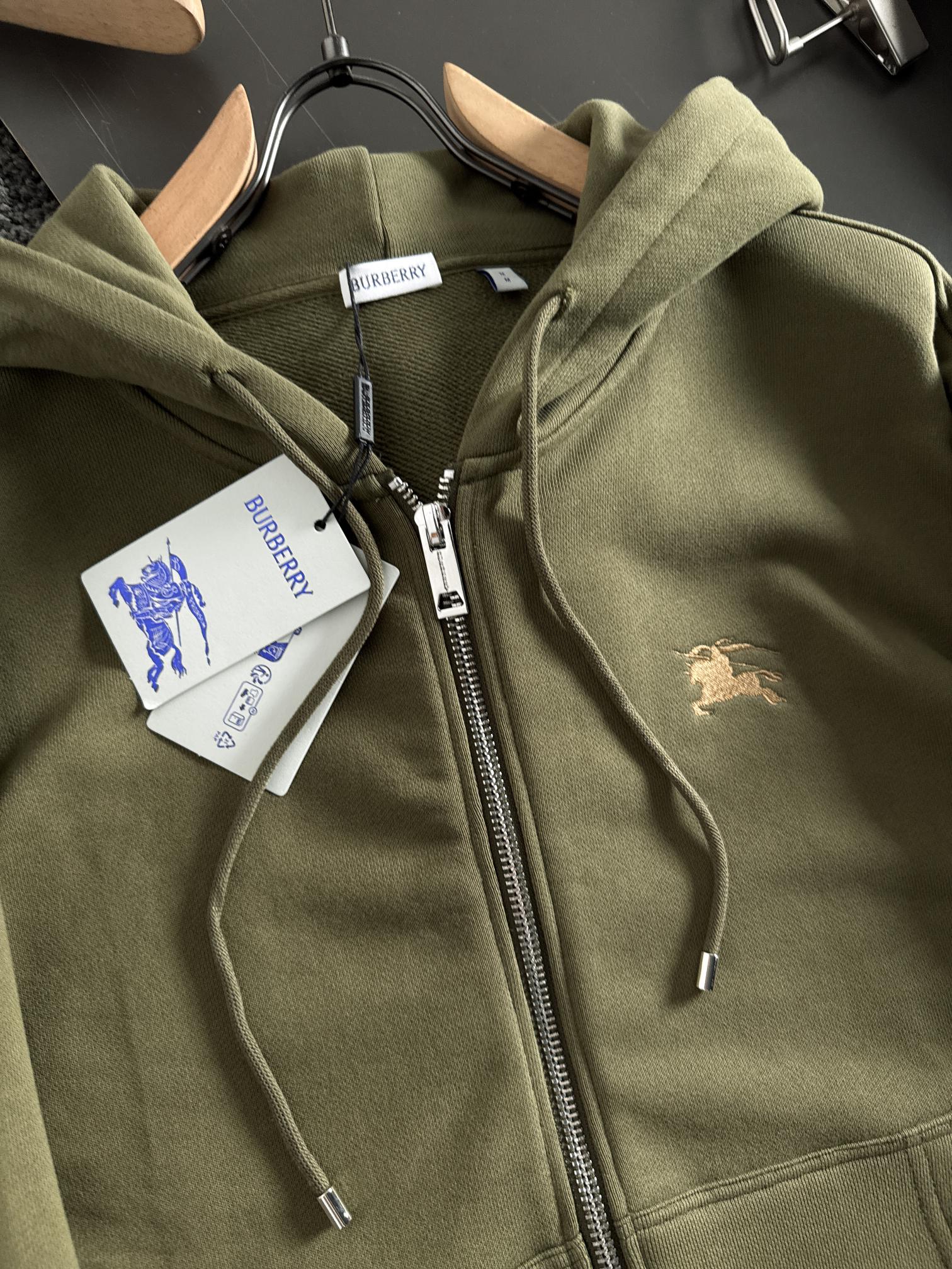 Burberry Olive Green Cotton Blend Zip-Up Hoodie with Equestrian Knight Design 3 a1754317725101 4403