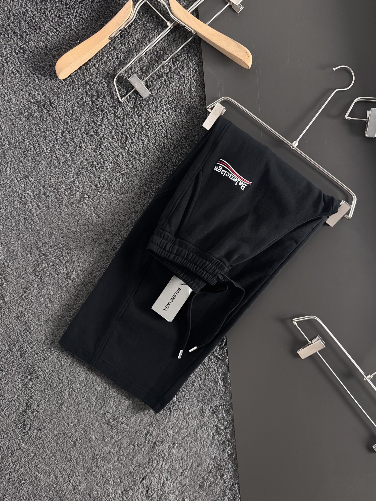 Balenciaga Black Cotton Blend Cropped Logo Sweatpants Drawstring Elastic Waist 4 a1755509941711 3034