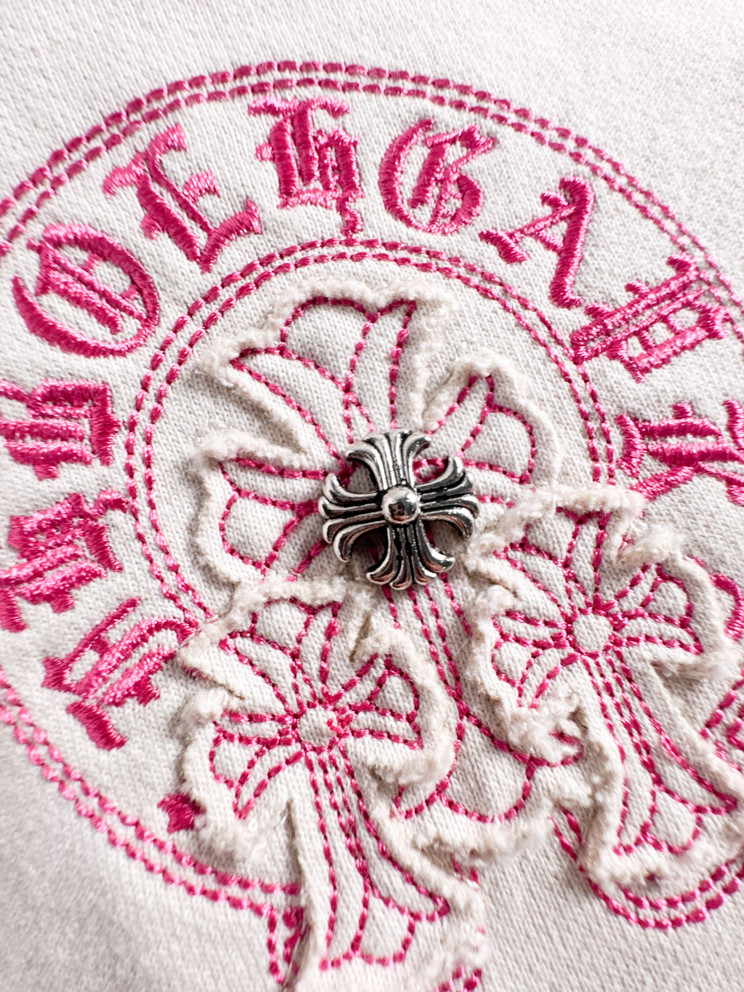 CH 新款连帽重工洗水贴布刺绣拉链卫衣～男女同款，正反都无敌漂亮，胸口➕后背刺绣图案装饰，再搭配银色金属