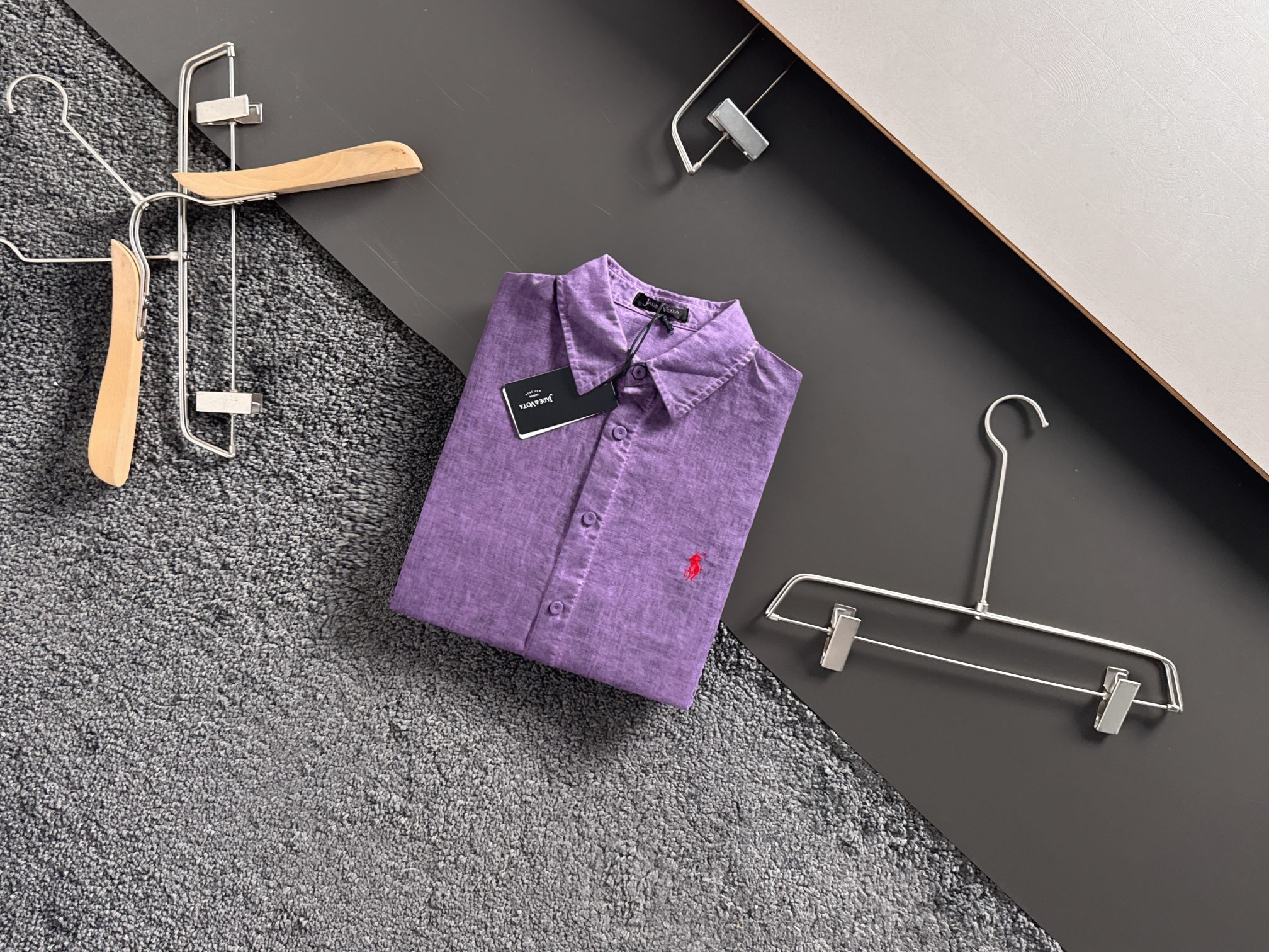 新系列♟️洗水亚麻衬衫面料自带高级感，胸前小标点缀，简约又别致，穿上它，松弛与精致一键拿捏～码数：S-X