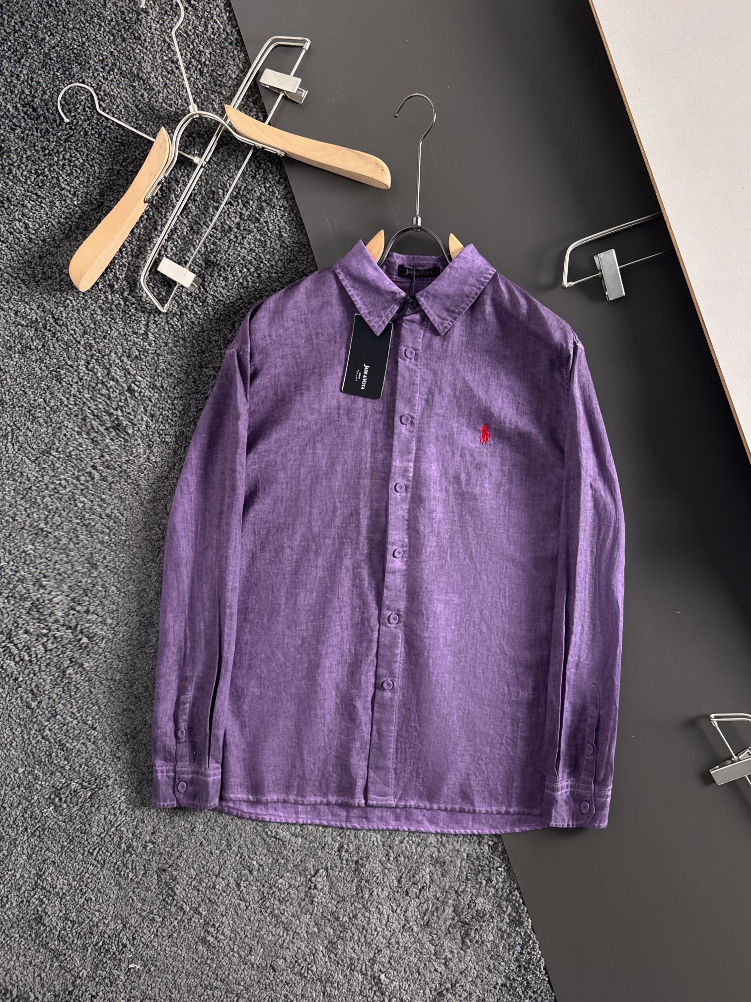 新系列♟️洗水亚麻衬衫面料自带高级感，胸前小标点缀，简约又别致，穿上它，松弛与精致一键拿捏～码数：S-X