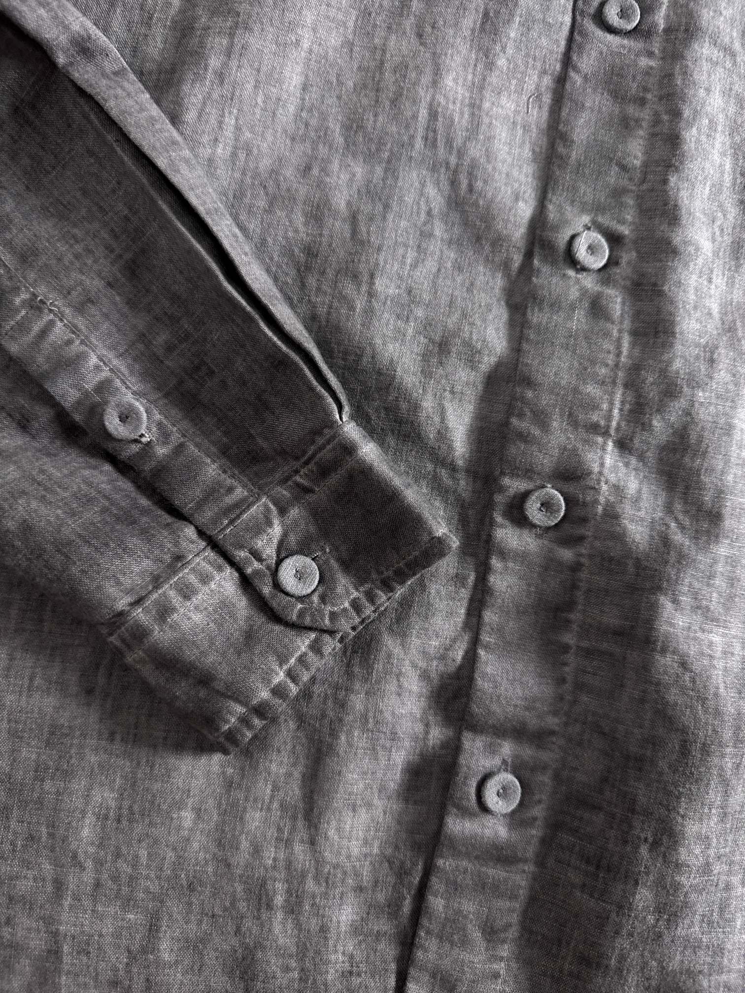 新系列♟️洗水亚麻衬衫面料自带高级感，胸前小标点缀，简约又别致，穿上它，松弛与精致一键拿捏～码数：S-X