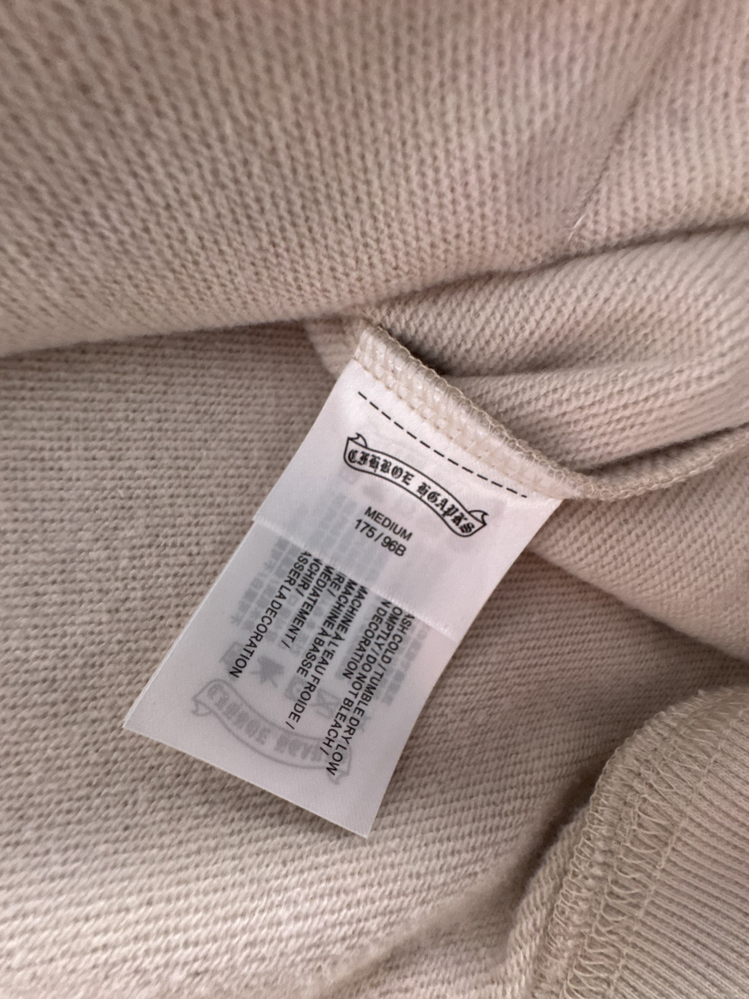 CH 新款连帽重工订珠拉链卫衣～男女同款，正反都无敌漂亮，胸口➕后背订珠图案装饰，再搭配银色金属刻印做旧