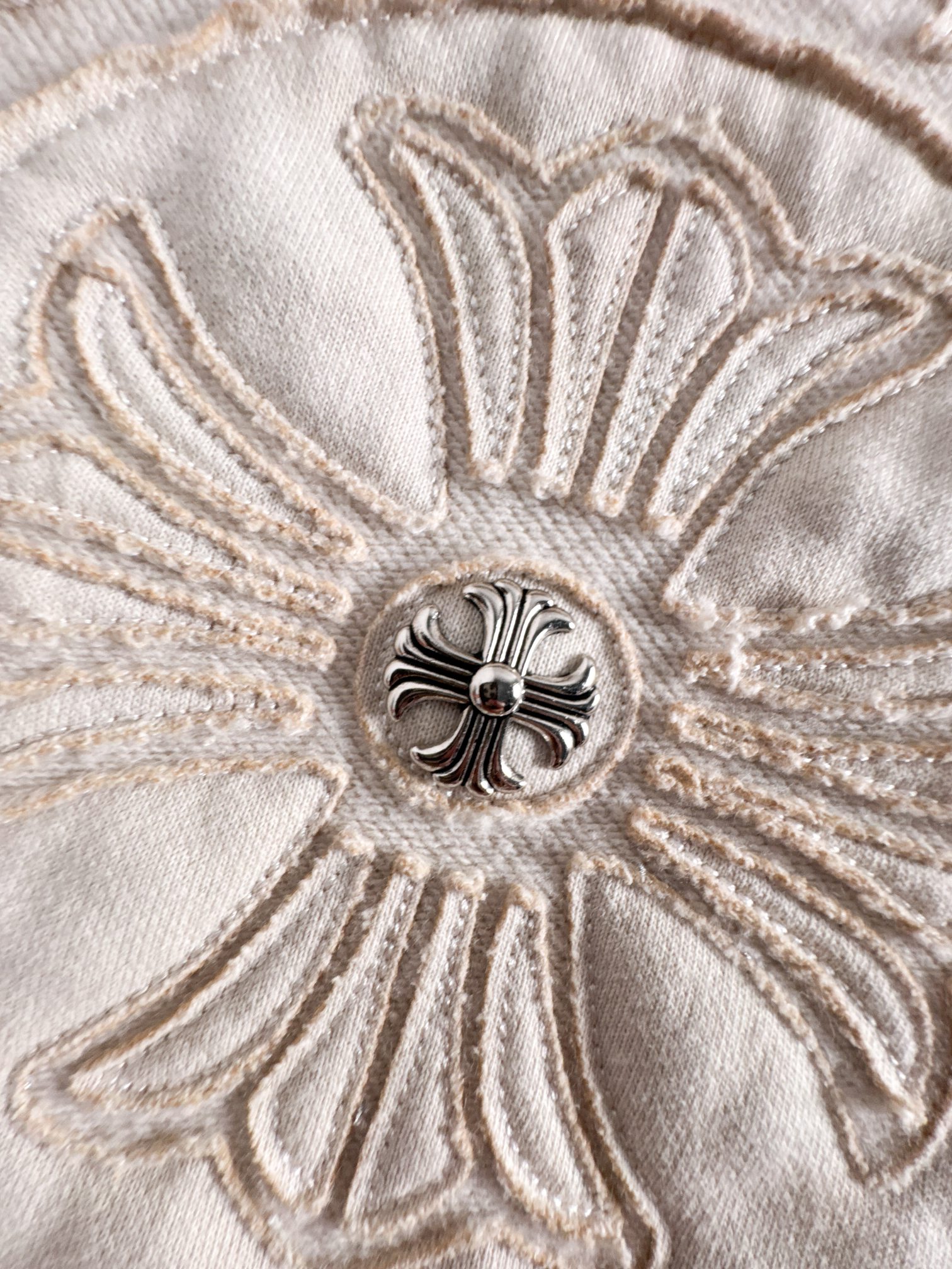 CH 新款连帽重工洗水贴布刺绣拉链卫衣～男女同款，正反都无敌漂亮，胸口➕后背刺绣图案装饰，再搭配银色金属