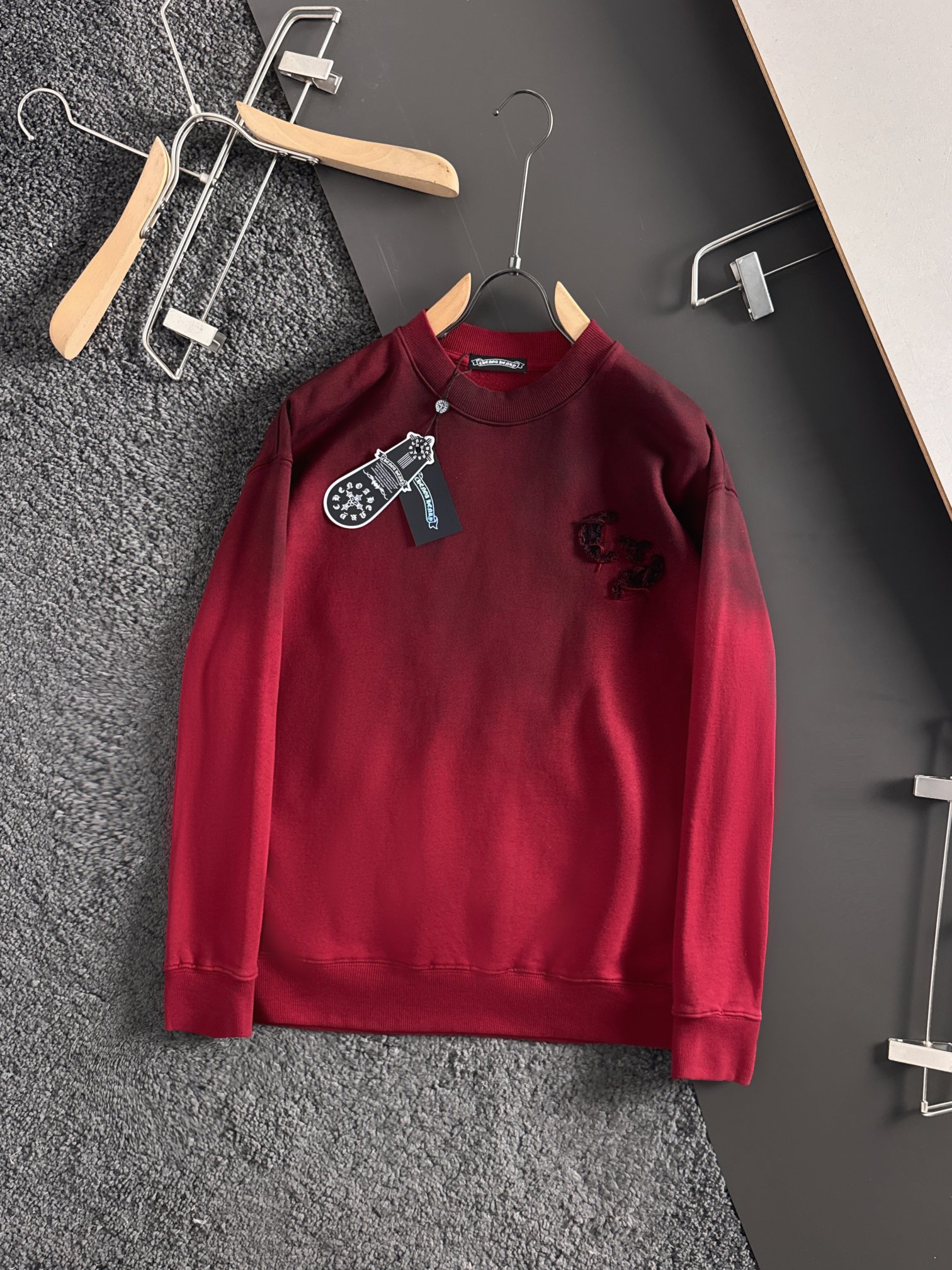 CH 新款重工洗水贴布刺绣卫衣，罗家复古系列基础休闲的版型裁剪工艺，采用100%精密高克重棉，柔软舒适，