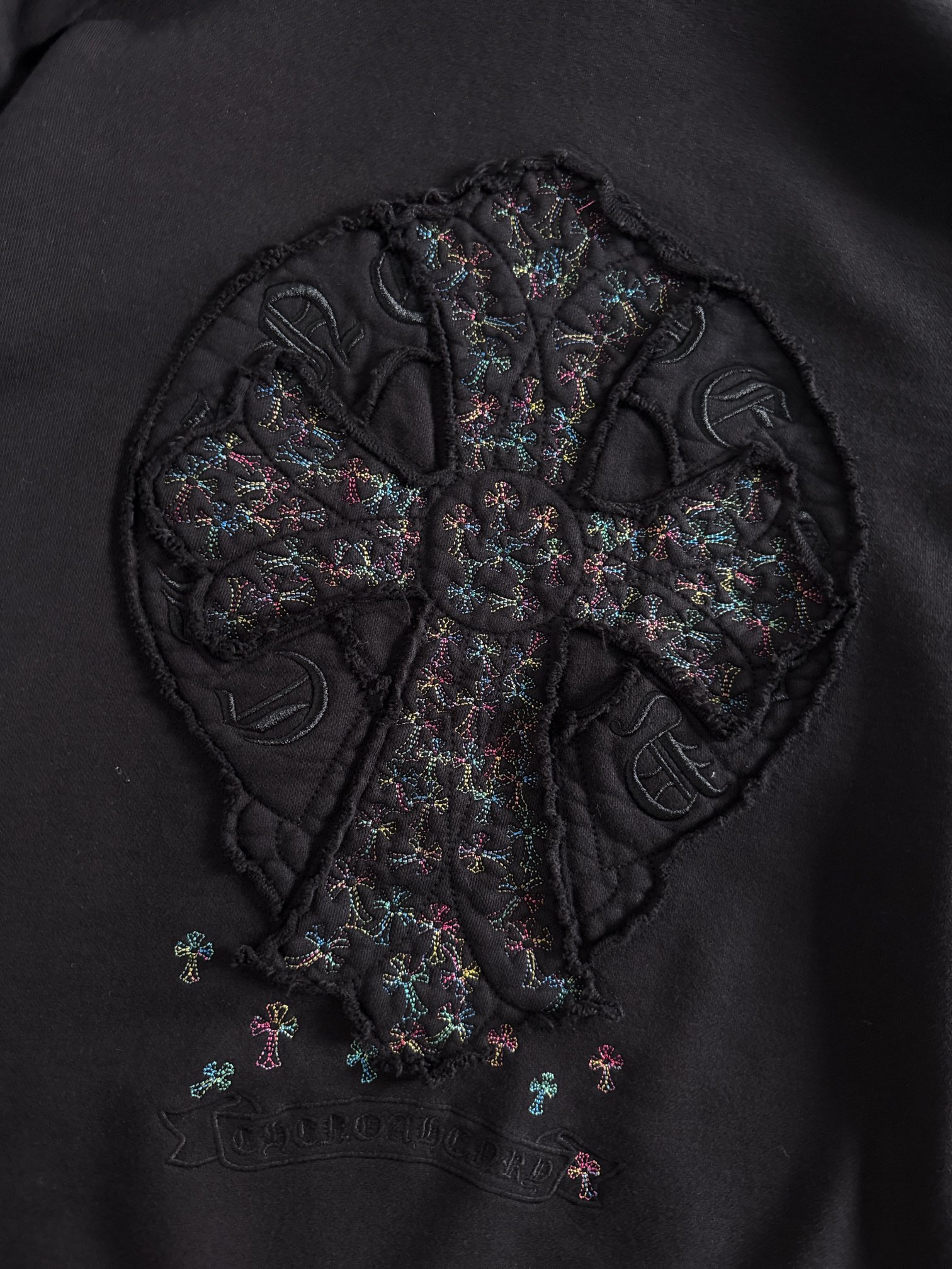 CH 新款重工洗水贴布彩色刺绣卫衣，罗家复古系列基础休闲的版型裁剪工艺，采用100%精密高克重棉，柔软舒