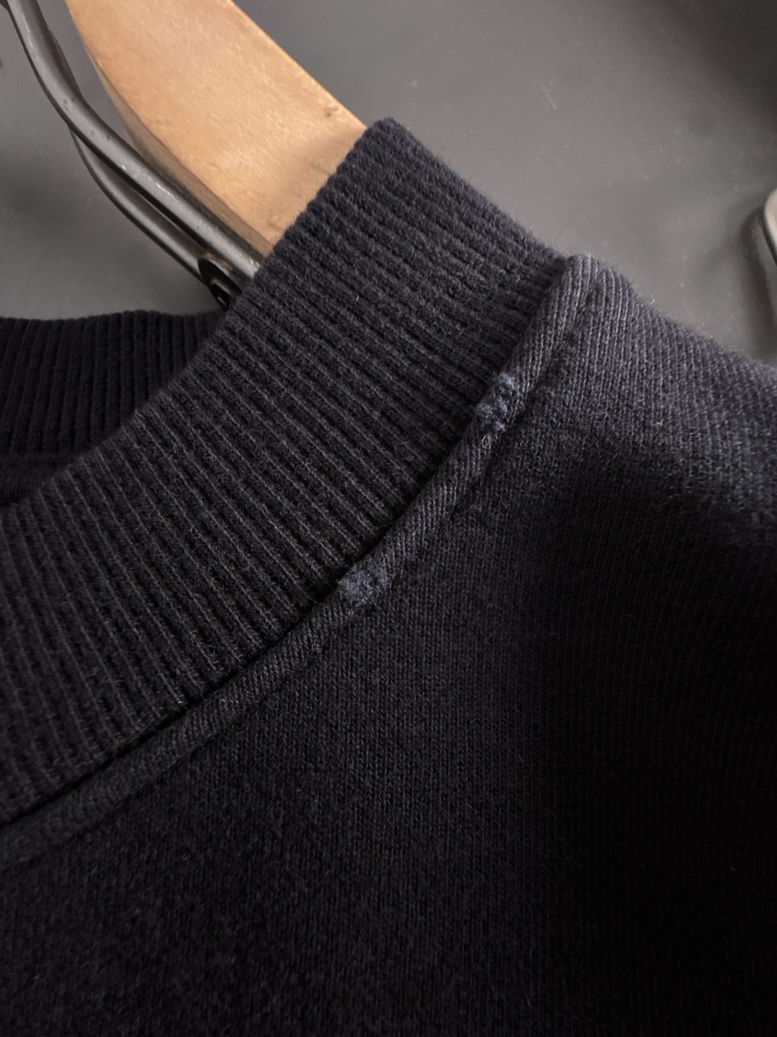 CH 新款重工洗水贴布彩色刺绣卫衣，罗家复古系列基础休闲的版型裁剪工艺，采用100%精密高克重棉，柔软舒