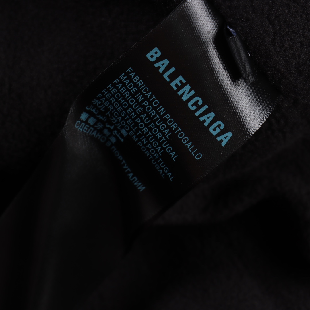 Balenciaga/巴黎世家 BLCG 24FW 硅胶袖标羊羔毛连帽棉服外套