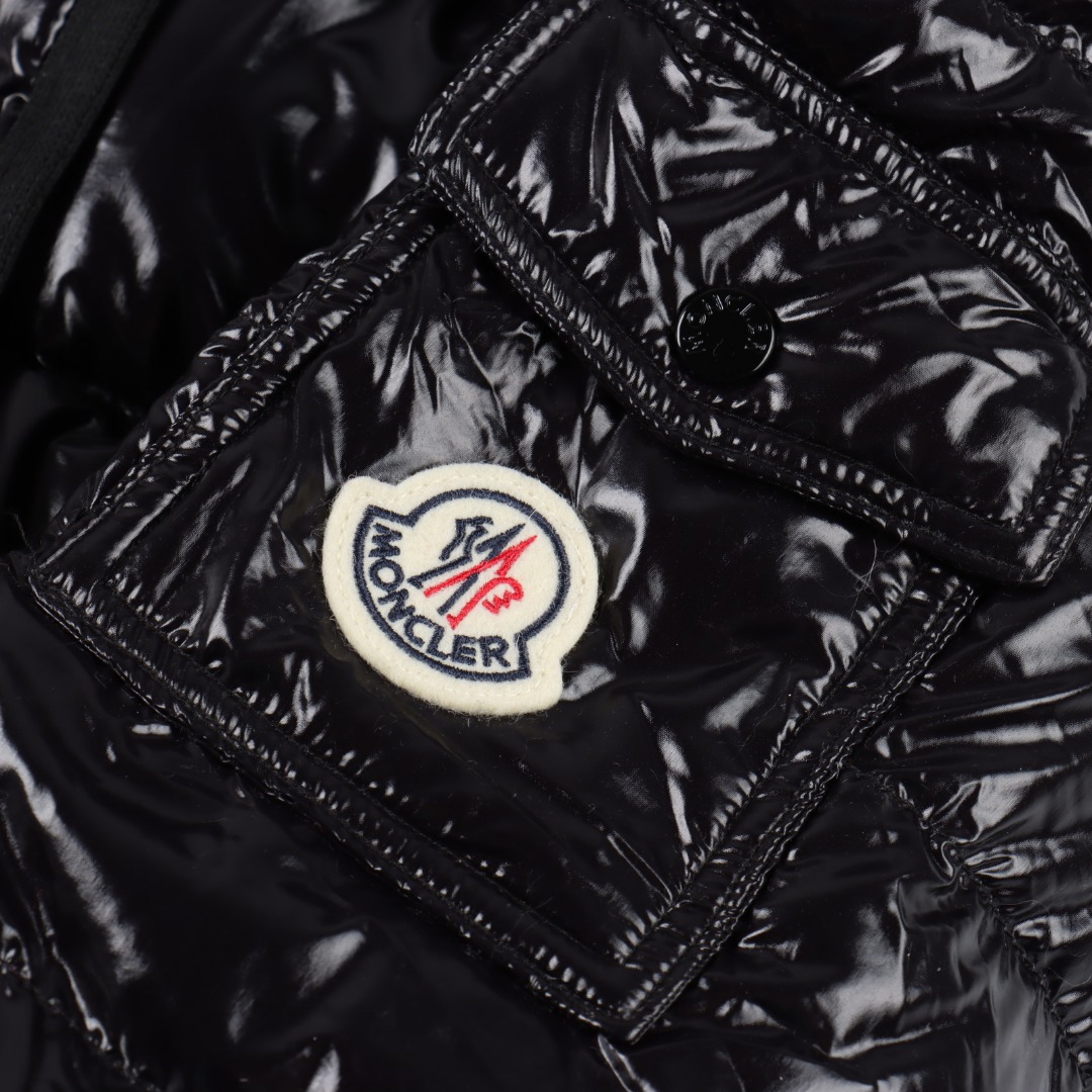 Moncler 蒙口2024早秋新品 Barante女士短款连帽羽绒收腰外套 樱花粉 奶油白 酷炫黑