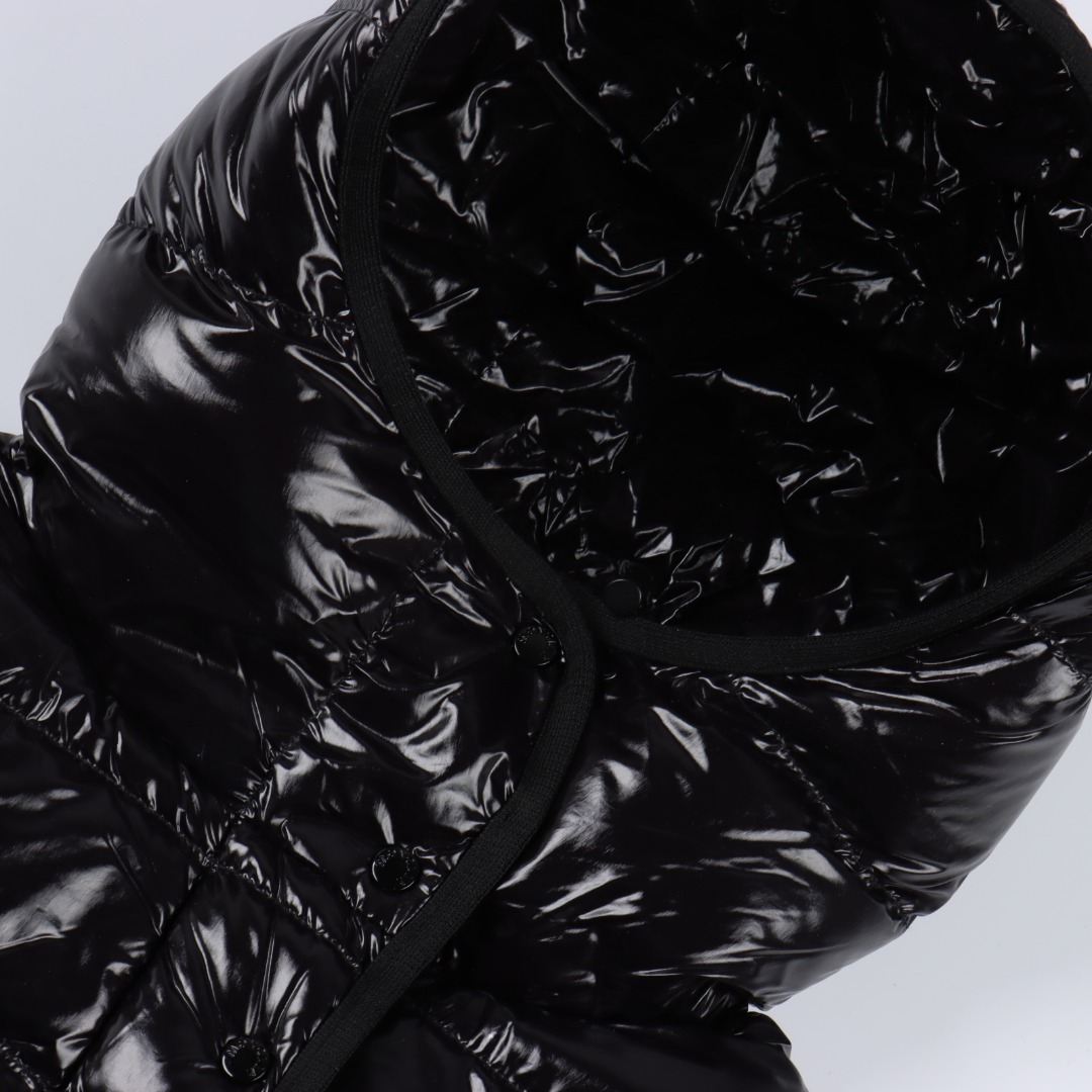 Moncler 蒙口2024早秋新品 Barante女士短款连帽羽绒收腰外套 樱花粉 奶油白 酷炫黑