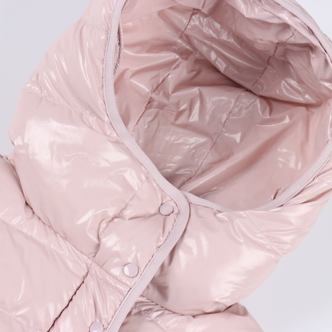Moncler 蒙口2024早秋新品 Barante女士短款连帽羽绒收腰外套 Moncler 蒙口2024早秋新品 Barante女士短款连帽羽绒收腰外套