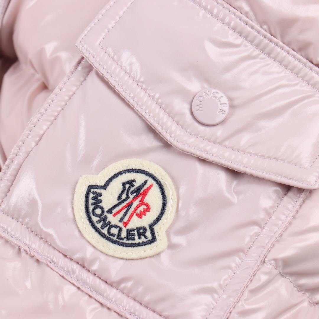 Moncler 蒙口2024早秋新品 Barante女士短款连帽羽绒收腰外套 Moncler 蒙口2024早秋新品 Barante女士短款连帽羽绒收腰外套