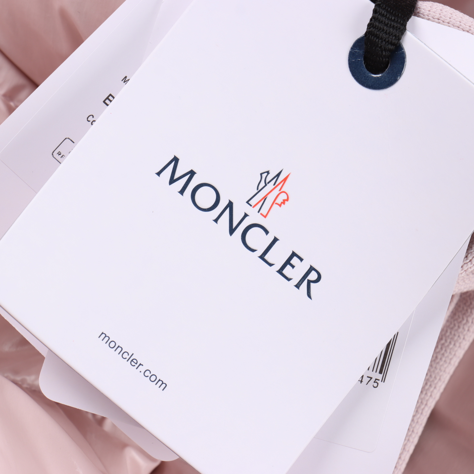 Moncler 蒙口2024早秋新品 Barante女士短款连帽羽绒收腰外套 Moncler 蒙口2024早秋新品 Barante女士短款连帽羽绒收腰外套