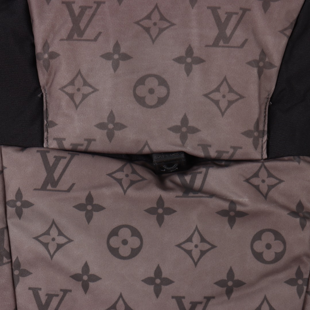 Louis Vuitton路易威登 限定款老花温感连帽羽绒服
