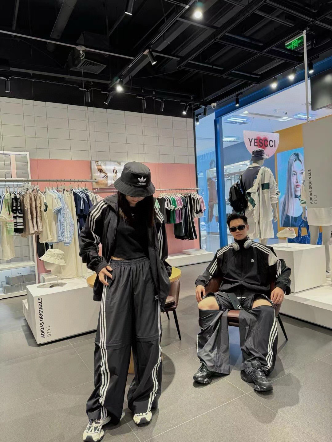 Adidas/三叶草 拆卸款扭扭套装徽章小logo拉链立领外套夹克 上身效果#