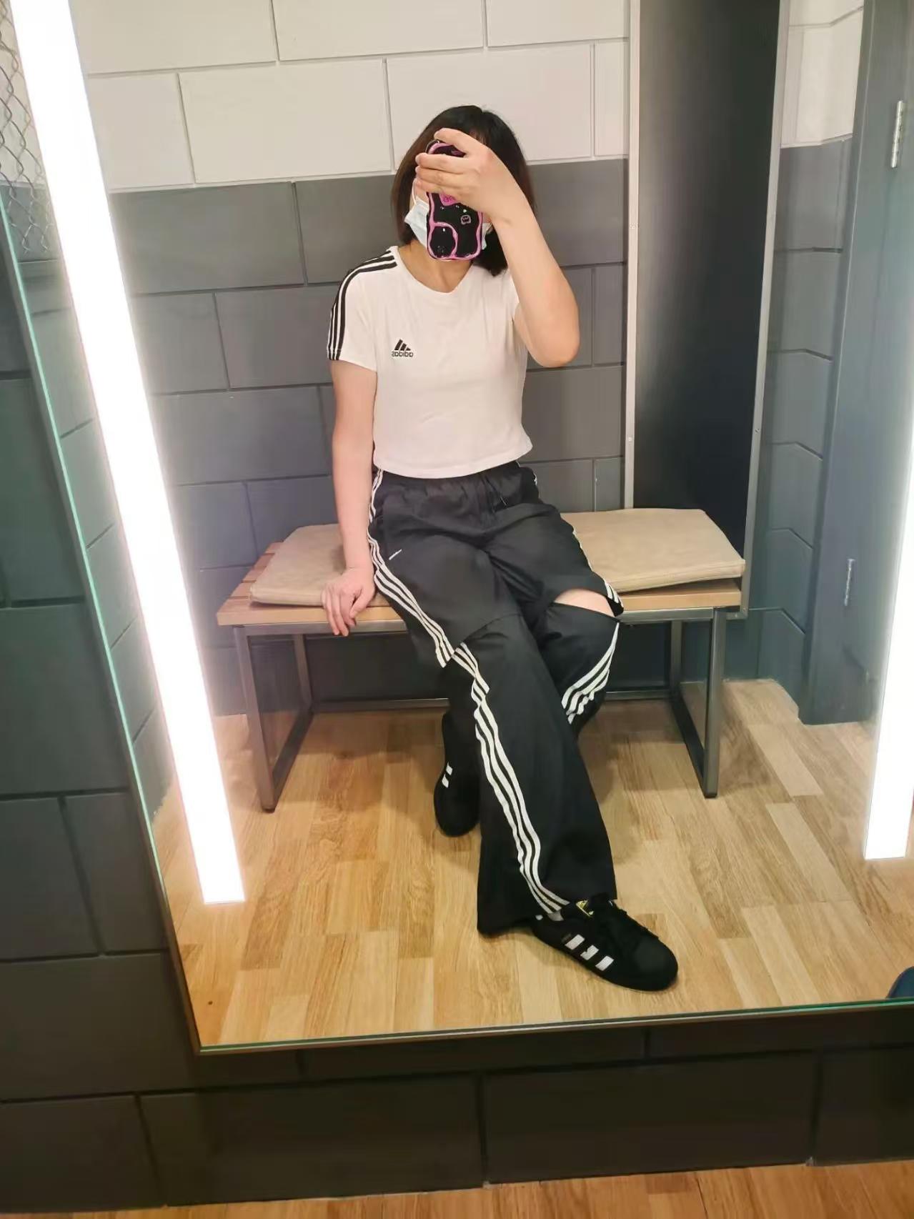 Adidas/三叶草 拆卸款扭扭套装徽章小logo拉链长裤 上身效果#