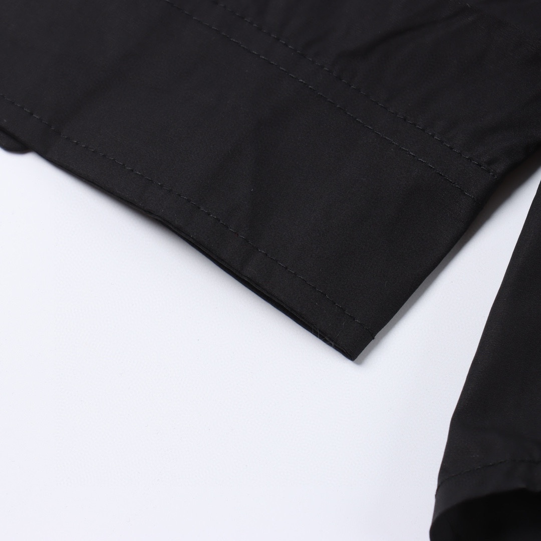 Balenciaga/巴黎世家 BLCG 24FW 手臂硅胶袖标长袖衬衫